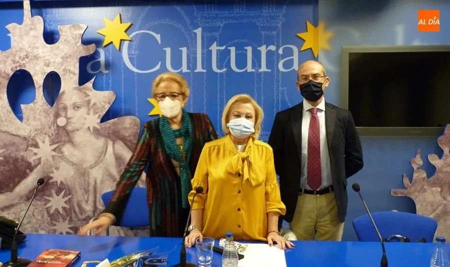 Foto 4 - &Eacute;xito de la presentaci&oacute;n de &lsquo;La delirante duda de Julia&rsquo;, novela de Isaura D&iacute;az de Figueiredo
