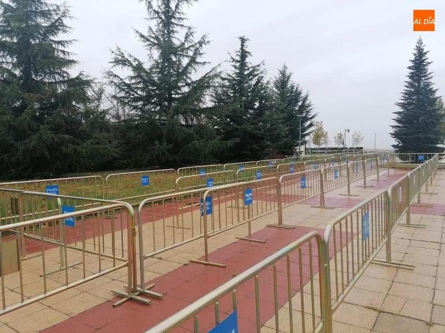 Foto 2 - El cementerio de Salamanca prepara el control de accesos y l&iacute;mite de aforo para la festividad de...