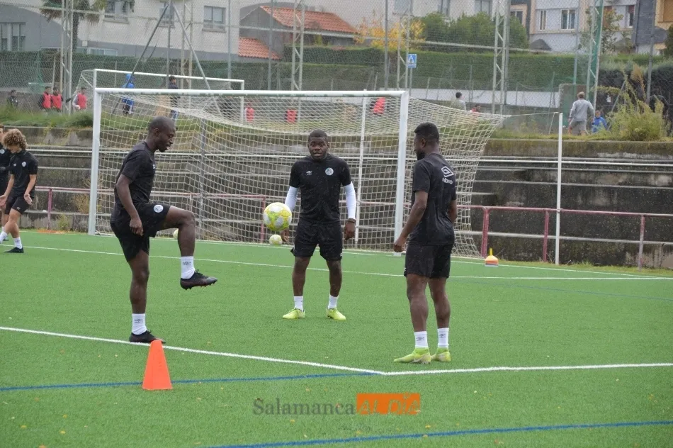 Foto 11 - Duma ya trabaja a las &oacute;rdenes de Egea y Madrigal sigue fuera de los entrenamientos del Salamanca...