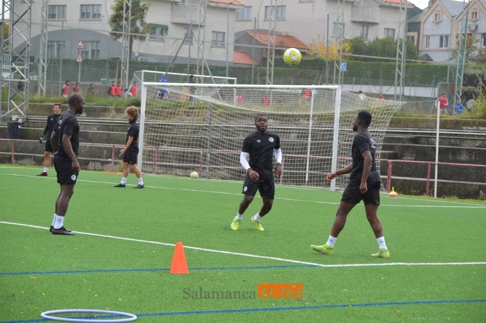 Foto 7 - Duma ya trabaja a las &oacute;rdenes de Egea y Madrigal sigue fuera de los entrenamientos del Salamanca...