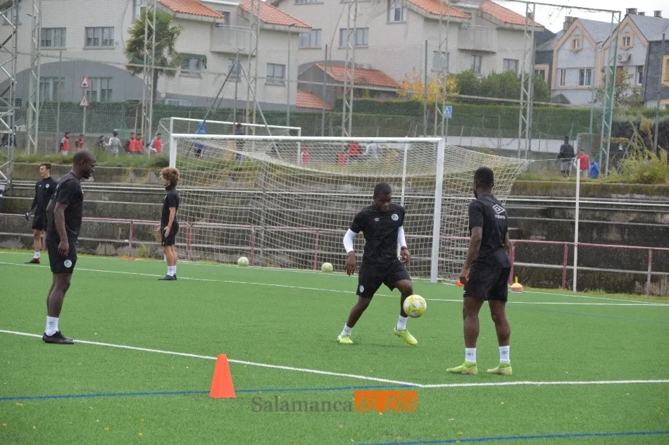 Foto 6 - Duma ya trabaja a las &oacute;rdenes de Egea y Madrigal sigue fuera de los entrenamientos del Salamanca...
