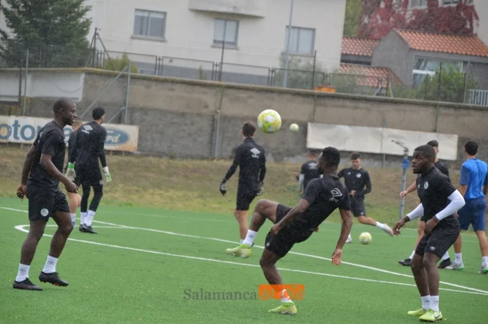 Foto 5 - Duma ya trabaja a las &oacute;rdenes de Egea y Madrigal sigue fuera de los entrenamientos del Salamanca...