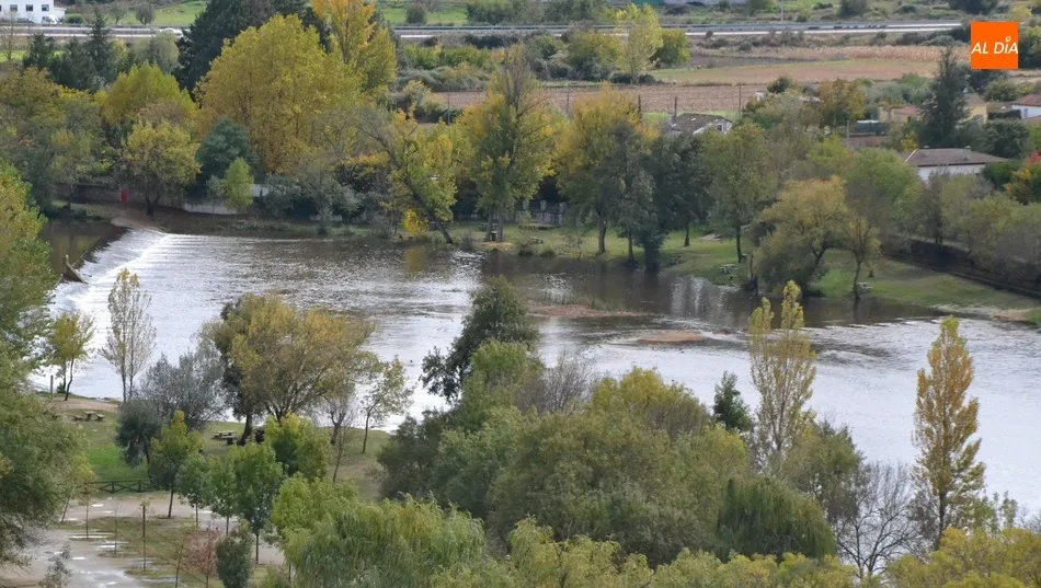 El Águeda a su paso por Ciudad Rodrigo ha experimentado un notable aumento del caudal