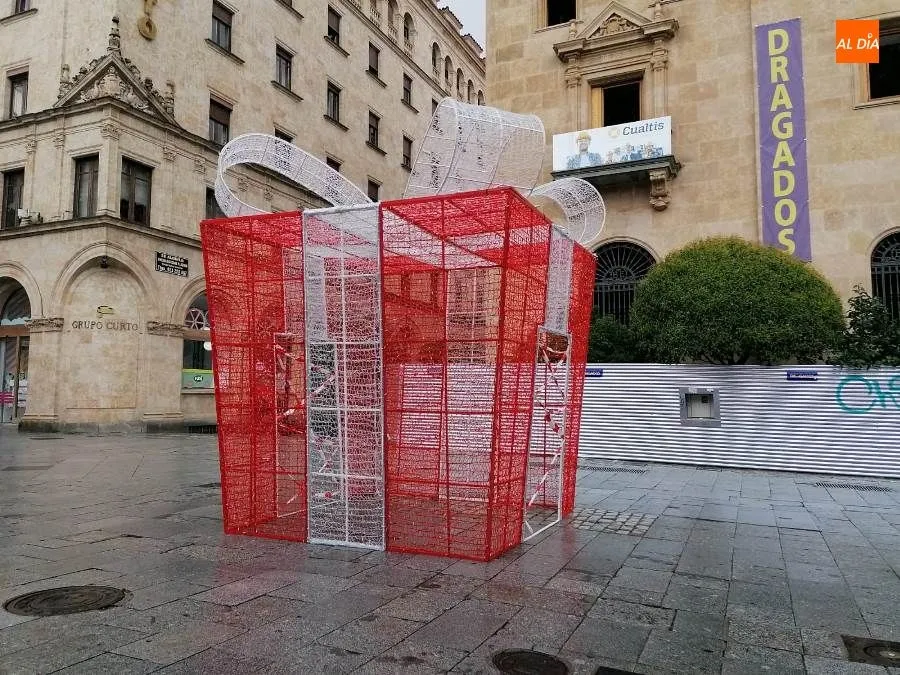 Foto 4 - Salamanca prepara sus pr&oacute;ximos ornamentos navide&ntilde;os