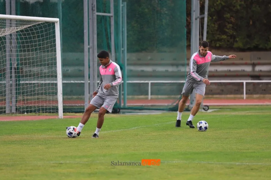 Foto 8 - El Salamanca UDS trabaja en Las Pistas por &uacute;ltima vez antes de que Egea esconda sus cartas contra...