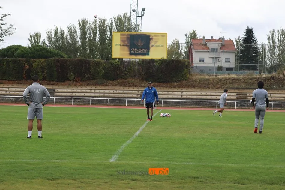 Foto 7 - El Salamanca UDS trabaja en Las Pistas por &uacute;ltima vez antes de que Egea esconda sus cartas contra...