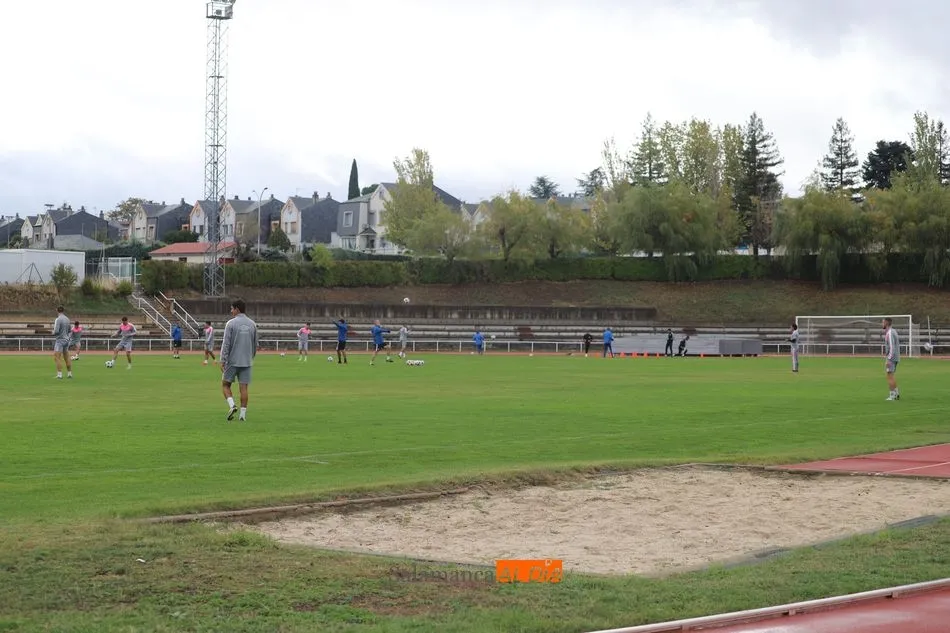 Foto 6 - El Salamanca UDS trabaja en Las Pistas por &uacute;ltima vez antes de que Egea esconda sus cartas contra...
