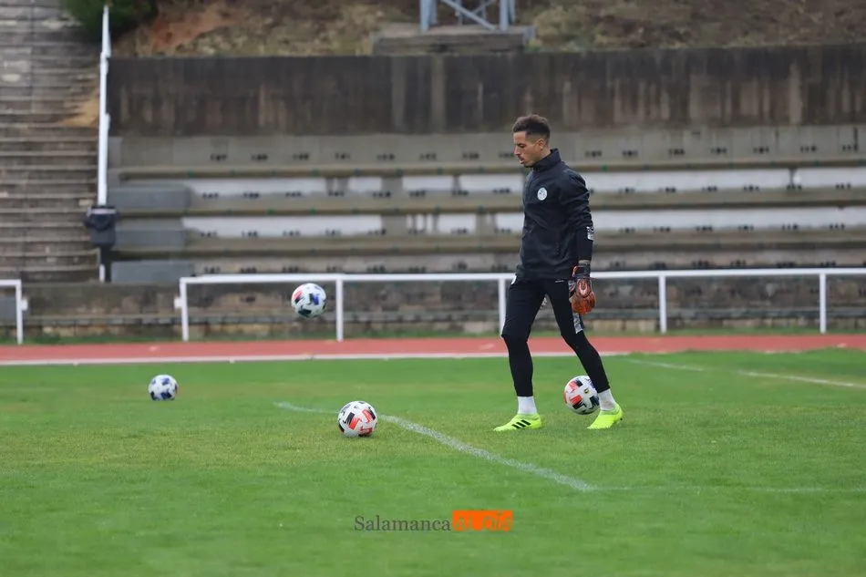 Foto 5 - El Salamanca UDS trabaja en Las Pistas por &uacute;ltima vez antes de que Egea esconda sus cartas contra...