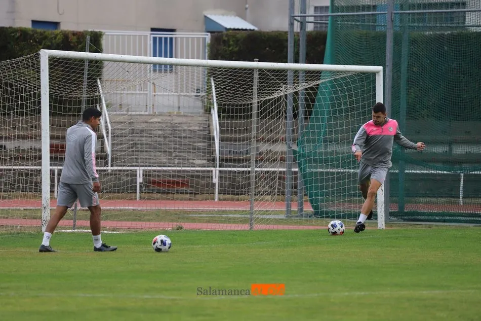 Foto 4 - El Salamanca UDS trabaja en Las Pistas por &uacute;ltima vez antes de que Egea esconda sus cartas contra...