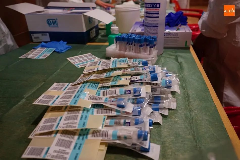 Foto 5 - As&iacute; trabaja el equipo sanitario de Garrido Norte realizando pruebas PCR