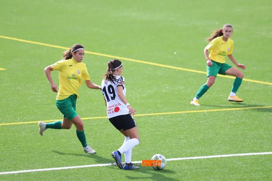 Una acción del partido del Femenino el pasado fin de semana
