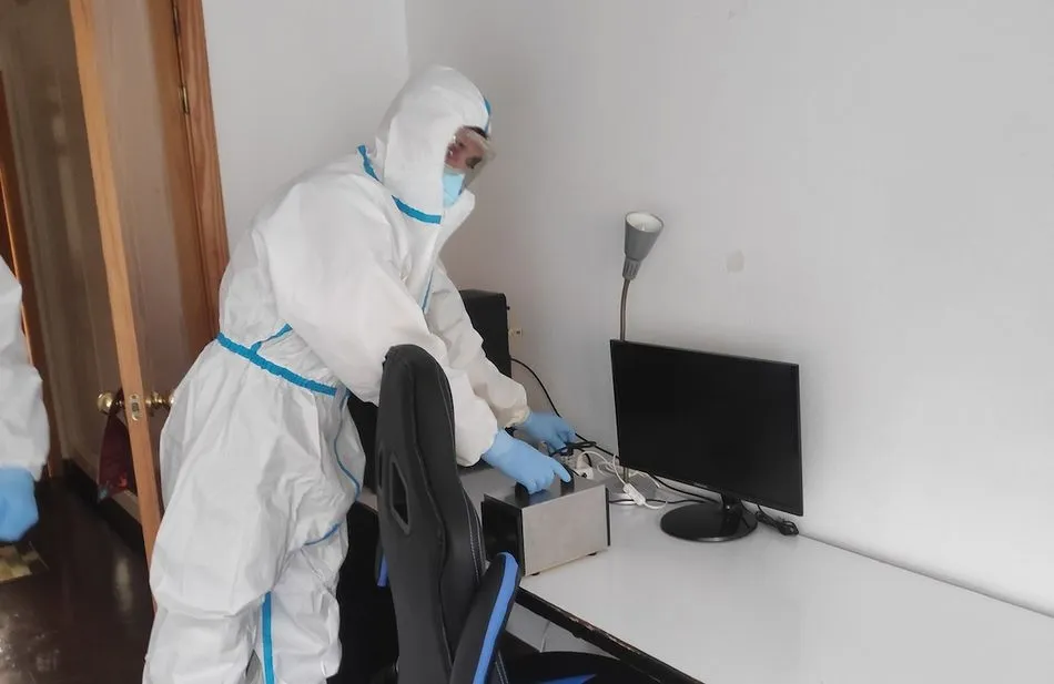 Los colegios mayores confinados recibirán trabajos de desinfección por los bomberos