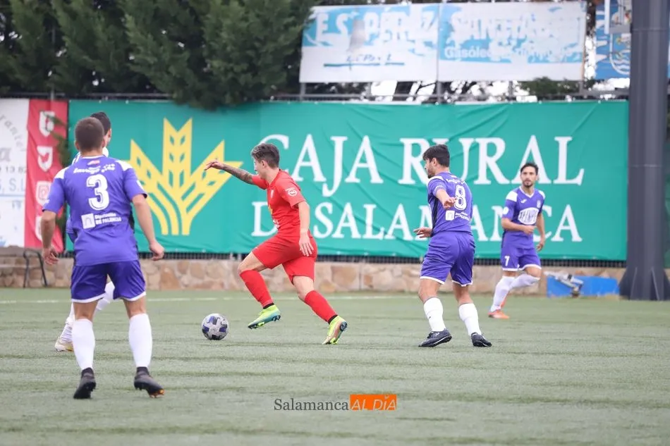 Foto 9 - Victorias del filial del Salamanca UDS y el Santa Marta y derrota para el Pe&ntilde;aranda este fin de...
