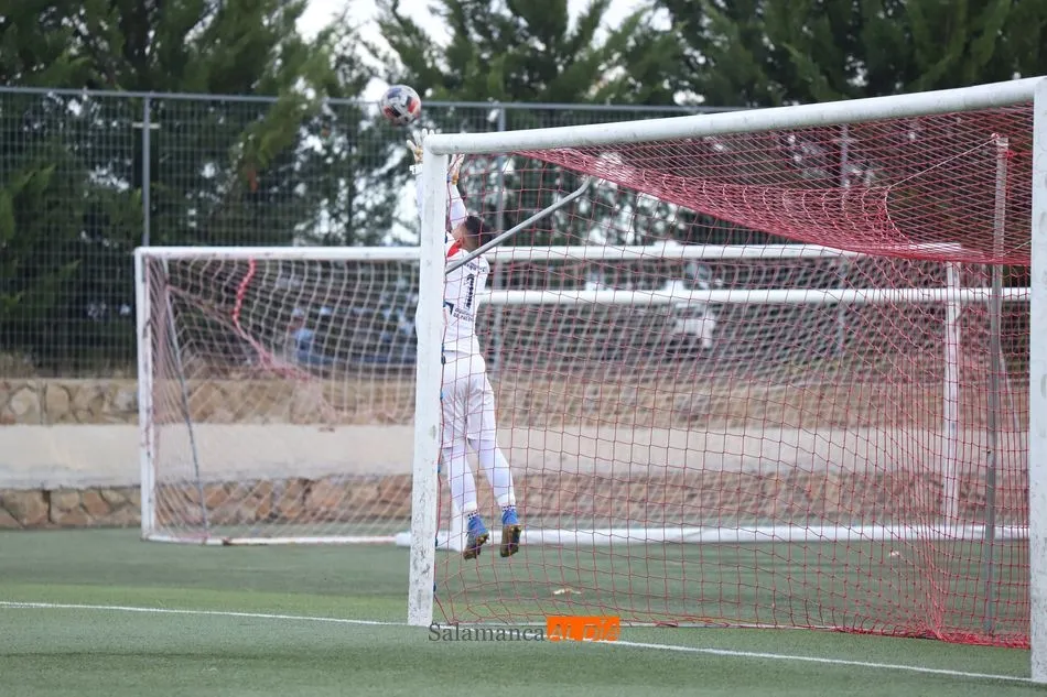 Foto 8 - Victorias del filial del Salamanca UDS y el Santa Marta y derrota para el Pe&ntilde;aranda este fin de...