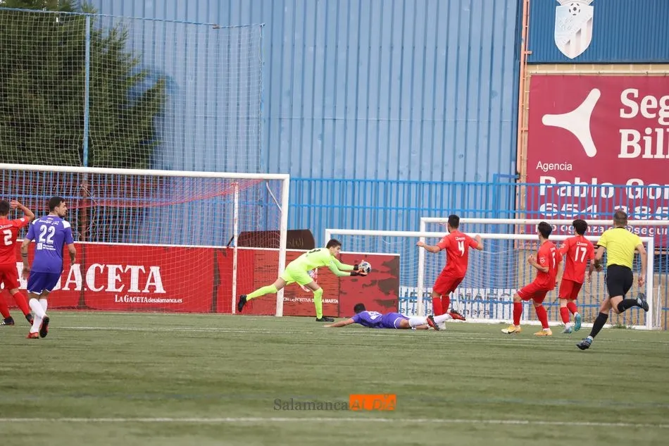Foto 4 - Victorias del filial del Salamanca UDS y el Santa Marta y derrota para el Pe&ntilde;aranda este fin de...
