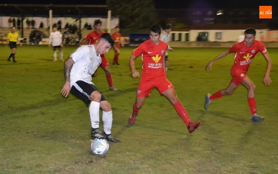 Último duelo de la tarde, que acabó con la noche ya caída | Fotos @kisanghani