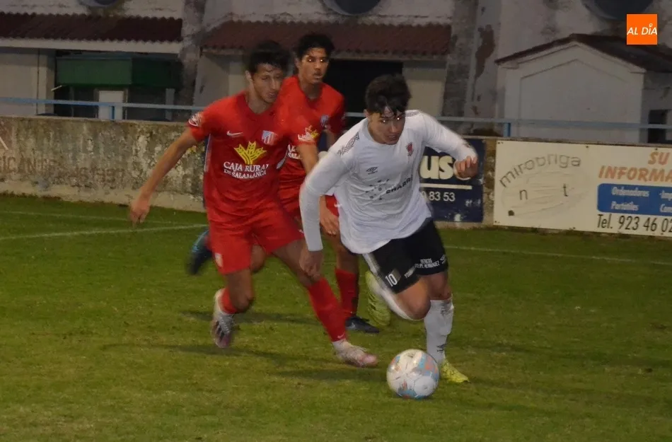 Foto 9 - El Juvenil de la UD Santa Marta se queda con el Triangular organizado por el Ciudad Rodrigo CF  