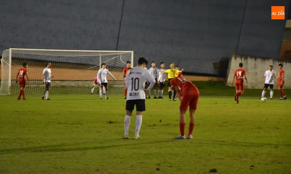 Foto 4 - El Juvenil de la UD Santa Marta se queda con el Triangular organizado por el Ciudad Rodrigo CF  