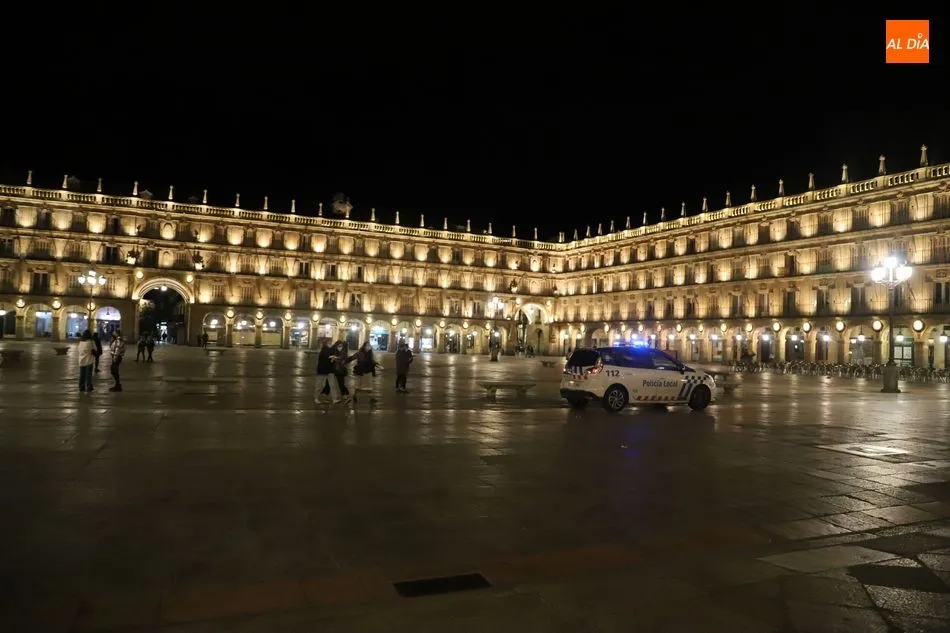 Foto 9 - La Polic&iacute;a Local despliega sus controles en Salamanca para vigilar el toque de queda
