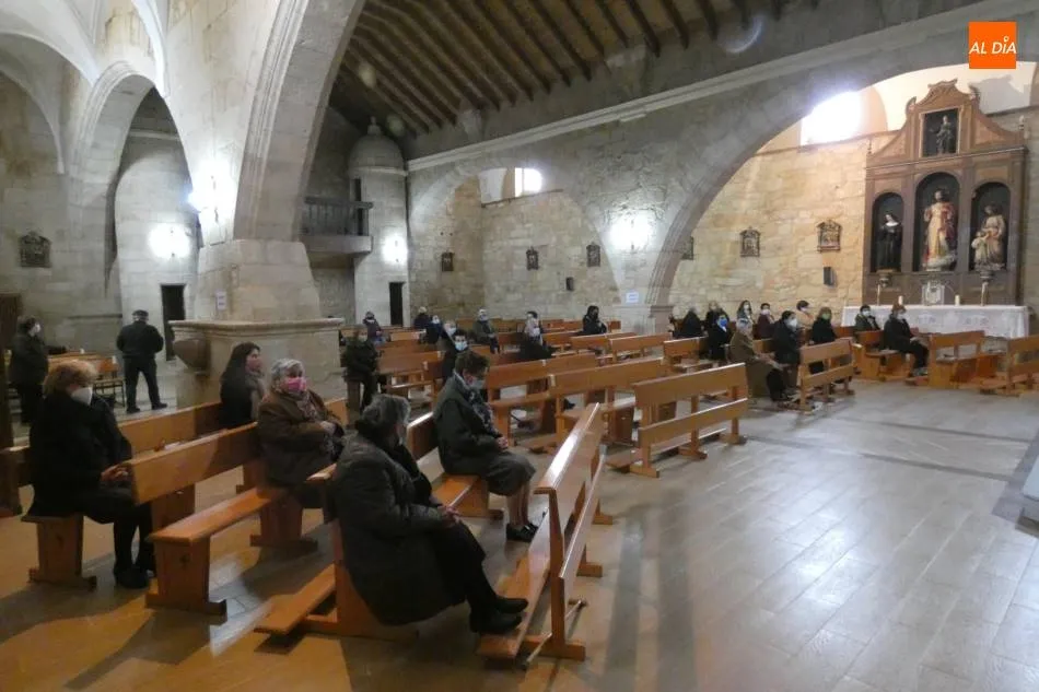 Foto 7 - Devoci&oacute;n al Sant&iacute;simo Cristo de Hornillos sin procesi&oacute;n    &nbsp;  