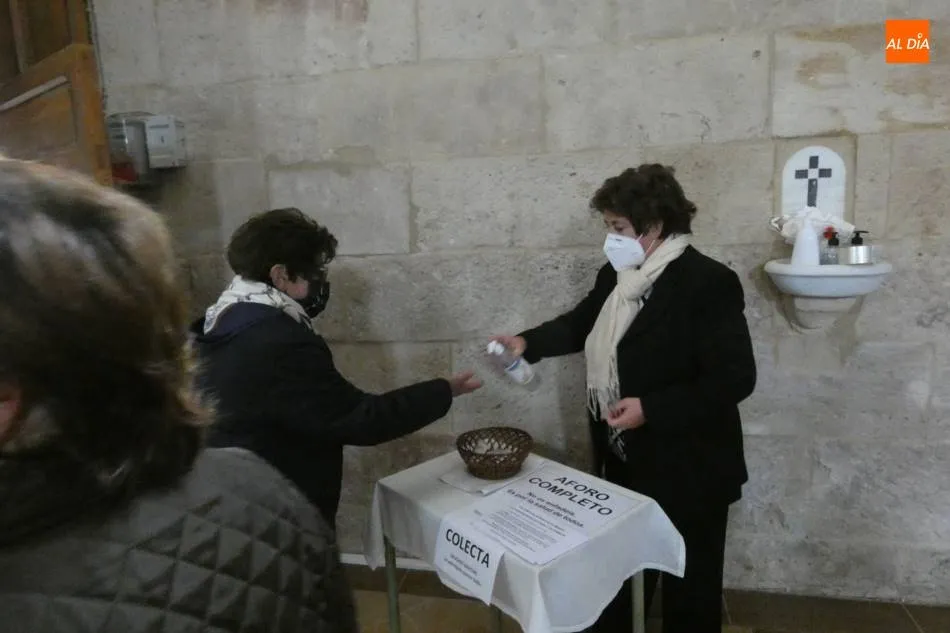 Foto 5 - Devoci&oacute;n al Sant&iacute;simo Cristo de Hornillos sin procesi&oacute;n    &nbsp;  