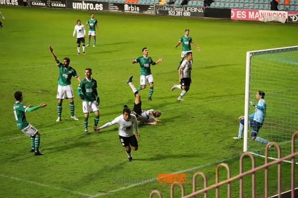 Jorge Mora celebra el segundo gol del partido / Lydia González