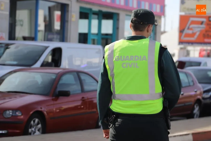 Foto de archivo de un agente de la Guardia Civil en Salamanca