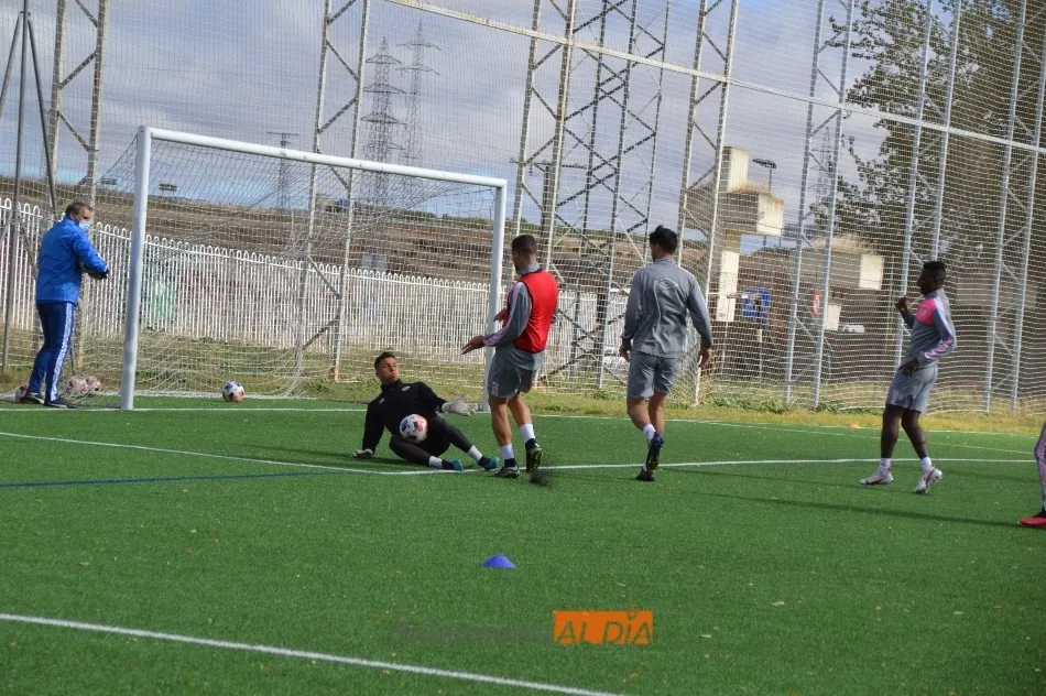 Foto 9 - Amaro se retira del entrenamiento del Salamanca UDS por molestias