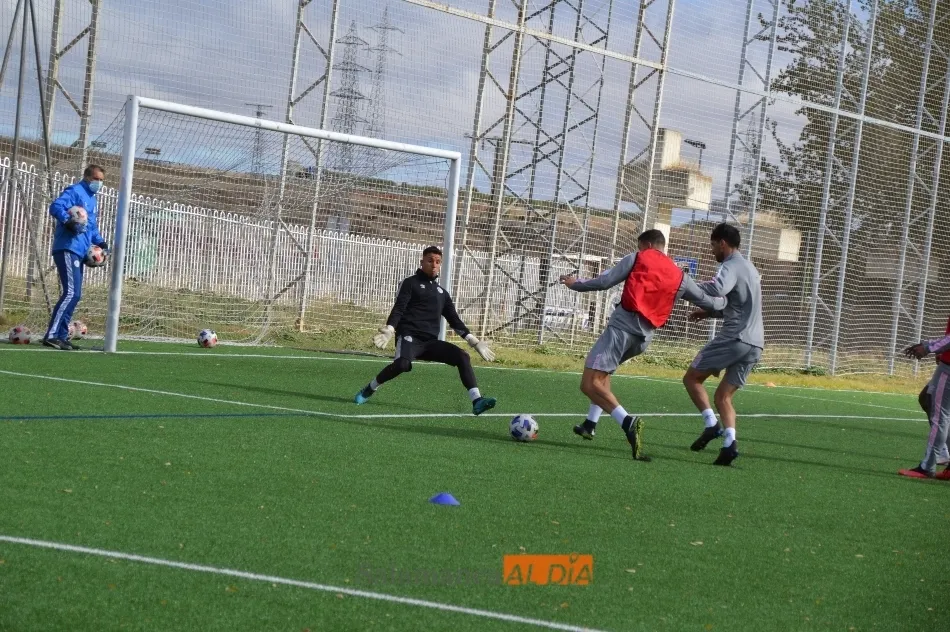 Foto 7 - Amaro se retira del entrenamiento del Salamanca UDS por molestias