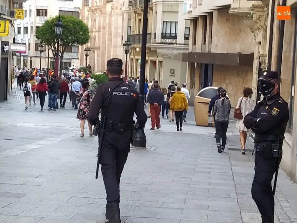Agentes de la Policía Nacional en la calle Toro. Foto de archivo