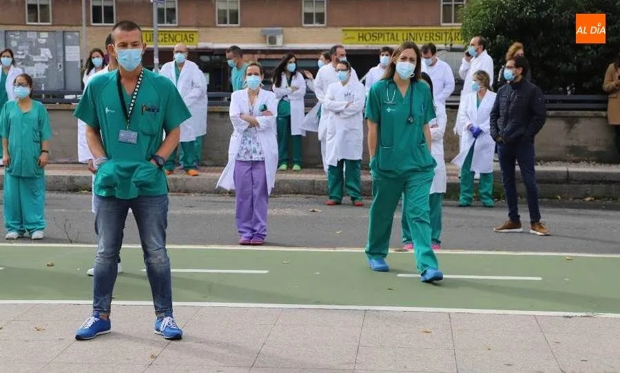 Foto 6 - Medicos salmantinos se unen a la movilizaci&oacute;n contra la contrataci&oacute;n de profesionales&nbsp;sin...