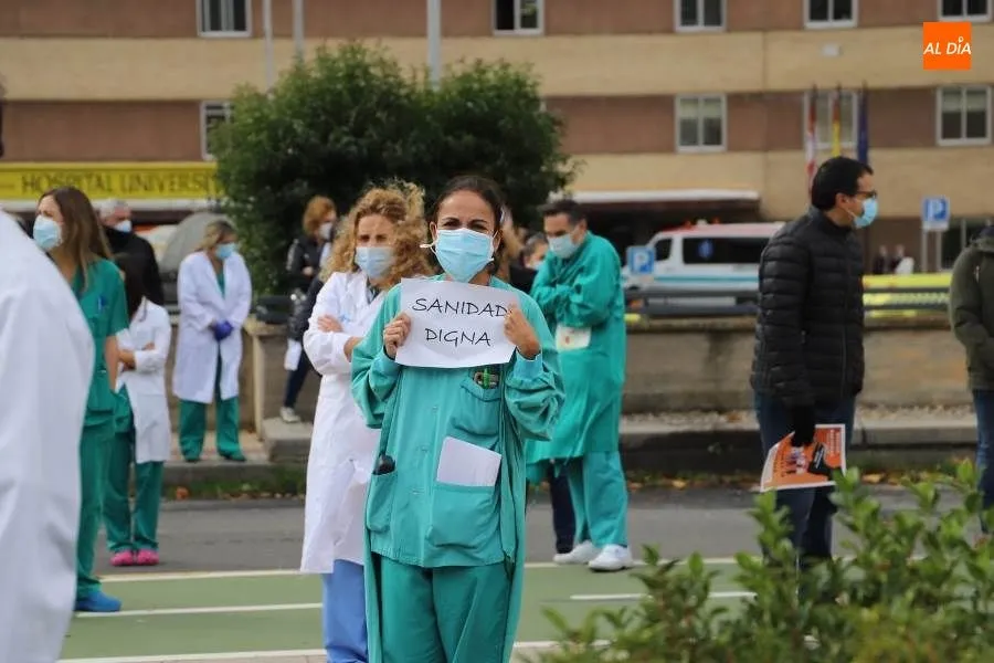 Foto 4 - Medicos salmantinos se unen a la movilizaci&oacute;n contra la contrataci&oacute;n de profesionales&nbsp;sin...