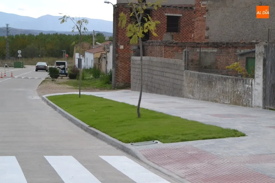 Foto 8 - Concluyen las obras de la calle Tajo, en las que se ha aprovechado para cambiar la imagen de...