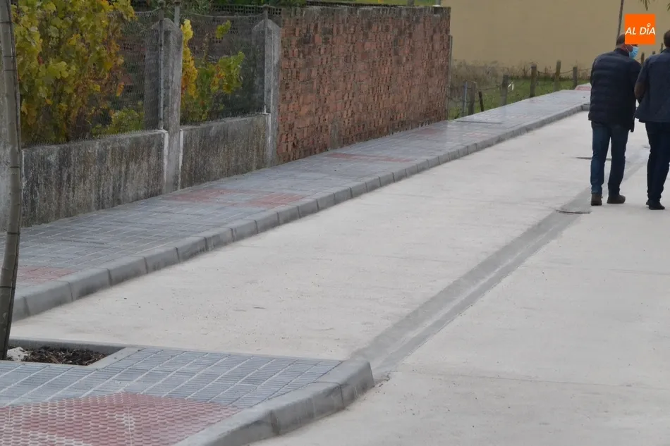 Foto 6 - Concluyen las obras de la calle Tajo, en las que se ha aprovechado para cambiar la imagen de...