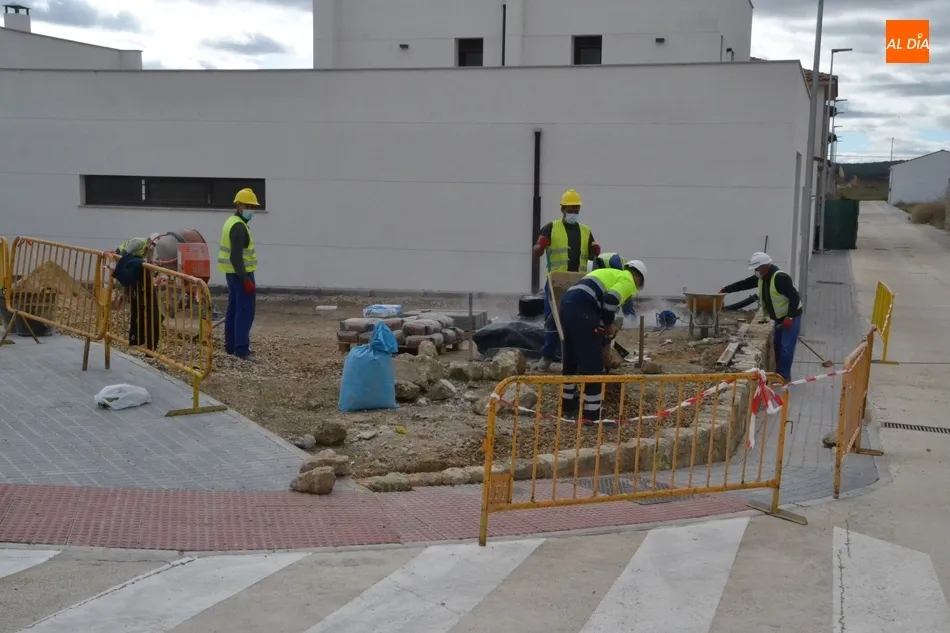 Foto 3 - Concluyen las obras de la calle Tajo, en las que se ha aprovechado para cambiar la imagen de...