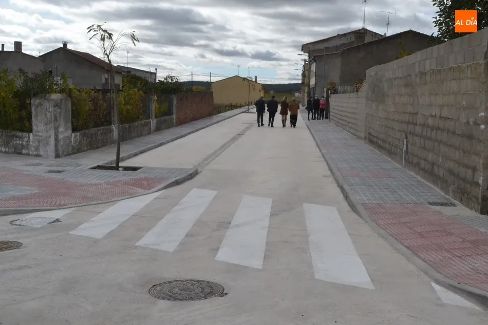 Foto 5 - Concluyen las obras de la calle Tajo, en las que se ha aprovechado para cambiar la imagen de...
