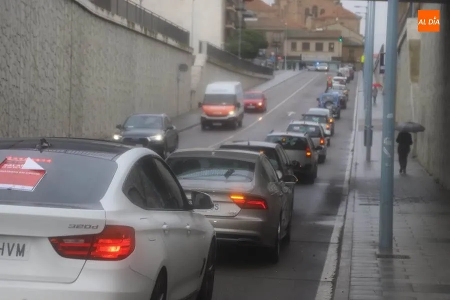 Foto 6 - Caravana de hosteleros salmantinos para pedir m&aacute;s ayudas y menos restricciones a sus negocios