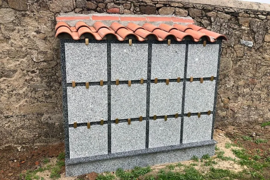 Foto 2 - El Ayuntamiento de Barruecopardo&nbsp;realiza mejoras en el cementerio municipal por 21.000 euros  