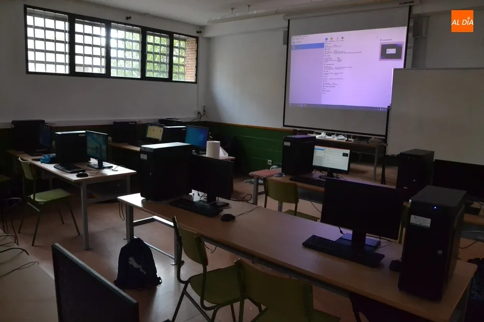 Foto 3 - El IES Fray Diego Tadeo estrena el nuevo aula de su ciclo formativo  