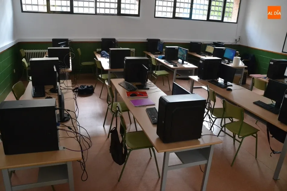 Foto 2 - El IES Fray Diego Tadeo estrena el nuevo aula de su ciclo formativo  