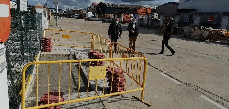 Foto 2 - Contin&uacute;an las mejoras en materia de accesibilidad en el Pol&iacute;gono de Las Vi&ntilde;as  