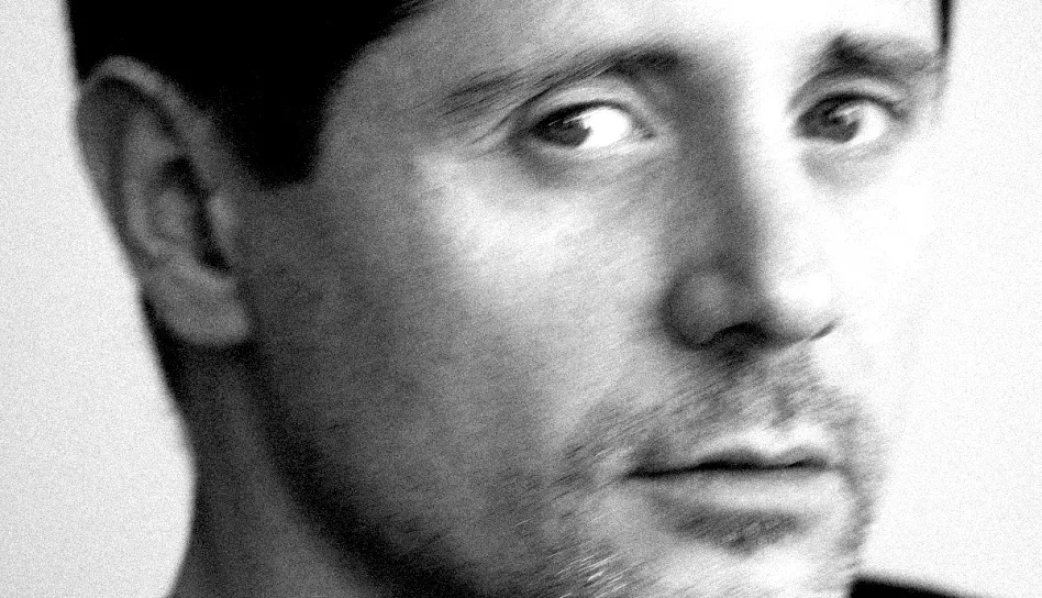  Congost reflexiona sobre cuestiones que recorren desde la propia práctica artística hasta fenómenos como el de la construcción de ídolos y estrellas juveniles