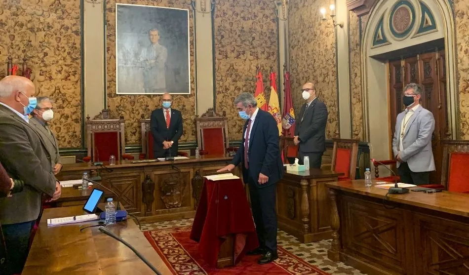 Imagen del Pleno de la Diputación, en el que tomó posesión un nuevo concejal socialista