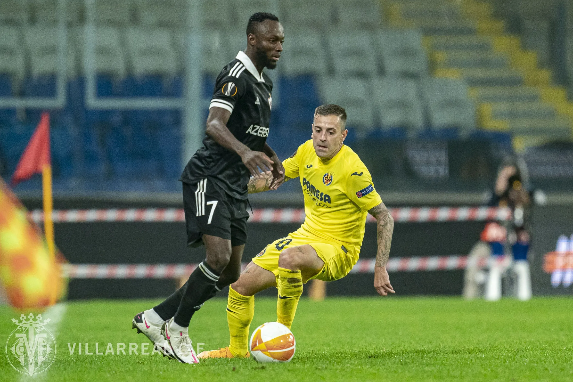 Foto 3 - El d&iacute;scolo Owusu, ex del Salamanca UDS, titular con el Qarabag en la Europa League ante el...