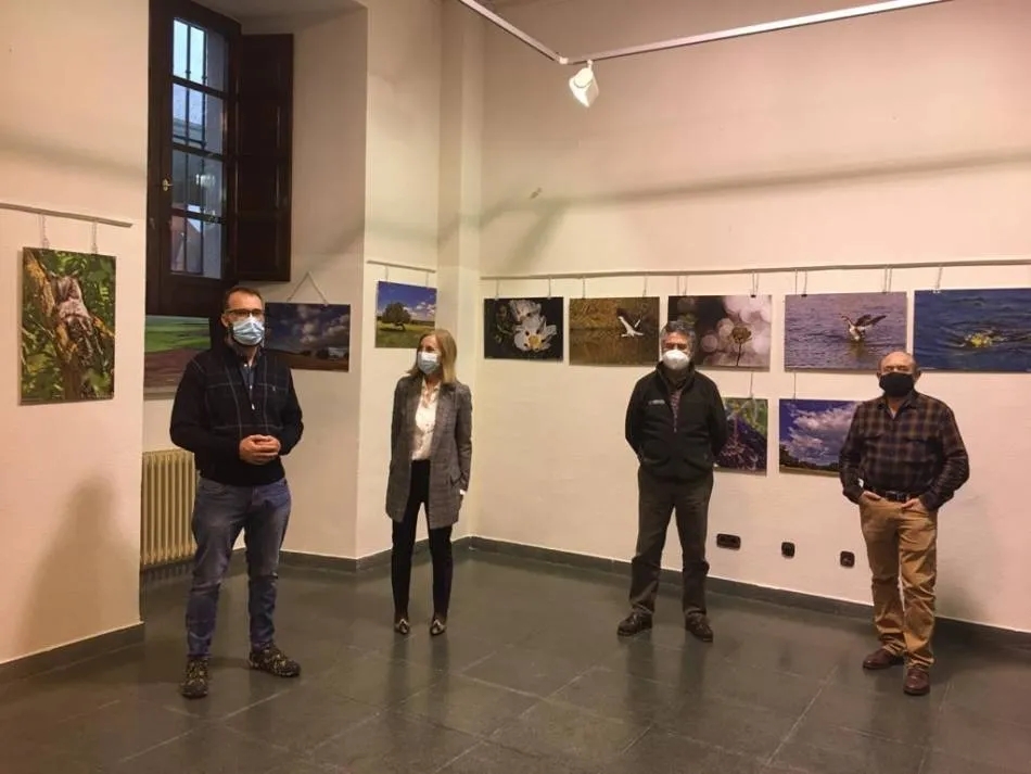 Inauguración de la exposición en el Salón Multisusos del Ayuntamiento de Alba de Tormes