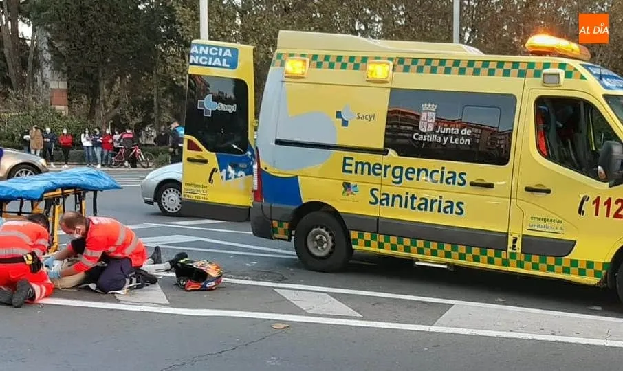 Foto 4 - Un quad colisiona con un turismo en pleno centro de Salamanca