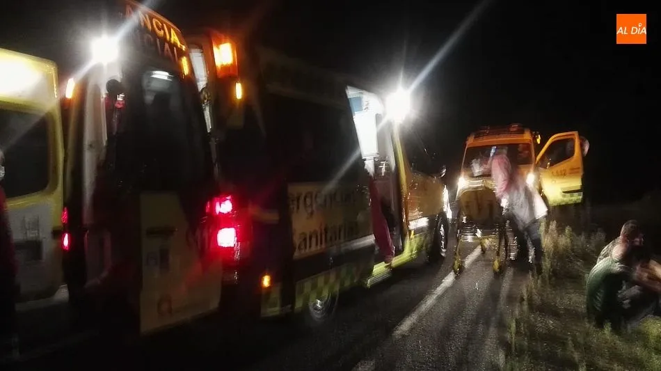 Foto 7 - Tres heridos en Ahigal de Villarino tras sufrir un accidente con un jabal&iacute;  