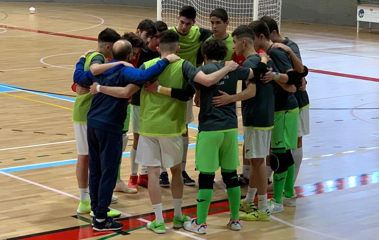 Foto 8 - Exitoso regreso a las pistas del III Juvenil con victoria ante el Segosala en el pen&uacute;ltimo minuto  