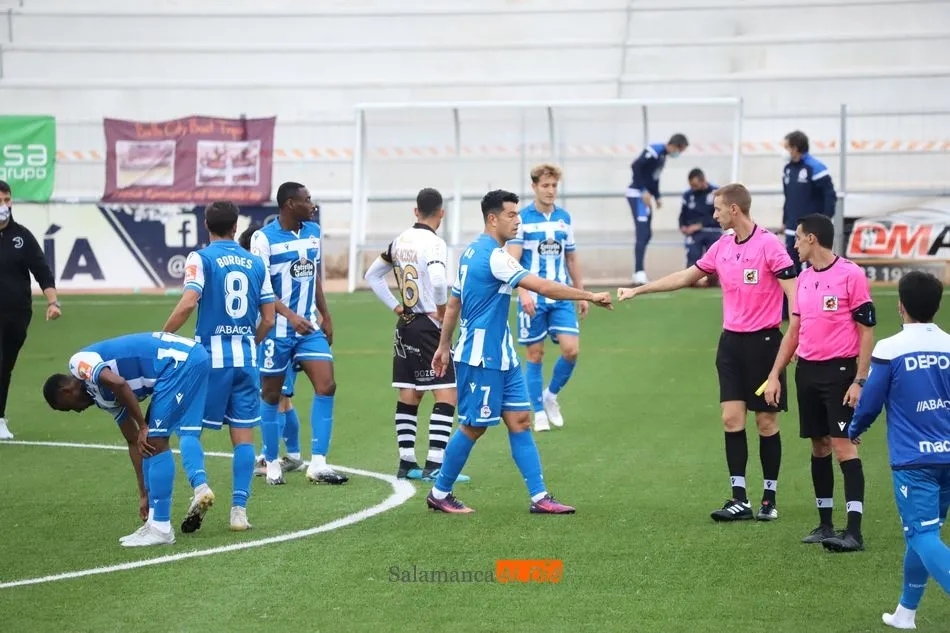 Foto 7 - Al D&eacute;por le basta con un minuto para ganar a Unionistas (0-1)