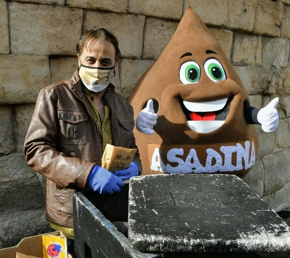 Foto 2 - La temporada de casta&ntilde;as asadas da comienzo en las calles de Salamanca
